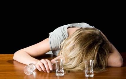 Вчені придумали, як пити і не думати про шкідливий вплив алкоголю на печінку