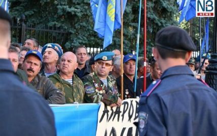 Байдужі чиновники змусили луганських чорнобильців згорнути намети