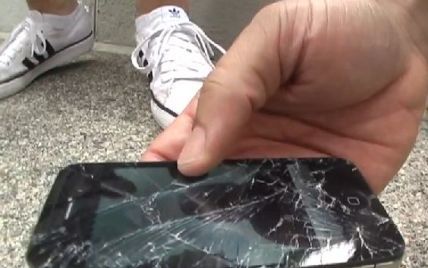 У "кривавій" битві на міцність Galaxy S II переміг iPhone 4S