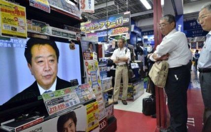 Уряд Японії почав підвищувати податки з того, що скоротив собі зарплату