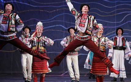 Янукович підтримав танцювальні гастролі в Туреччині