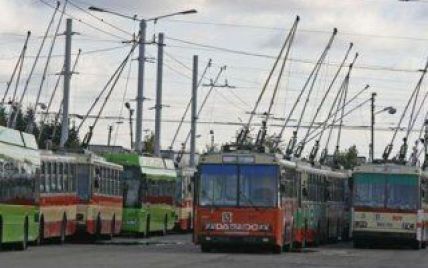 Водій тролейбуса влаштував п'яні "покатушки" на київській Окружній