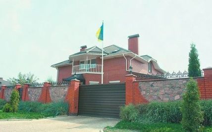 В сусідах у Януковича під Вишгородом - Яценюк, Ярославський і брати Клички