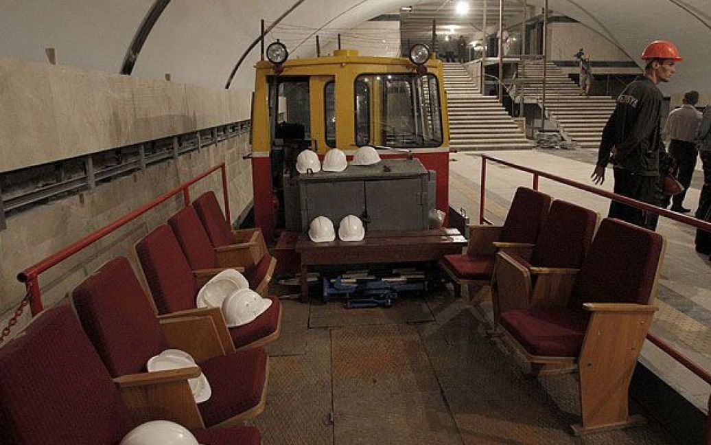 КМДА купить 50 вагонів по 8 млн грн кожний, щоб запустити метро від "Либідської" до Теремків. / © КМДА