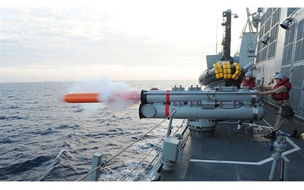 У Японському морі відбуваються спільні навчання флоту Південної Кореї та США . Навчання були організовані для відпрацювання дій на випадок підводної атаки КНДР. / © AFP