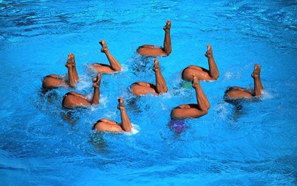 Виступ мексиканської збірної синхроністок у фіналі змагань з синхронного плавання на Центральноамериканських іграх у Пуерто-Ріко. / © AFP