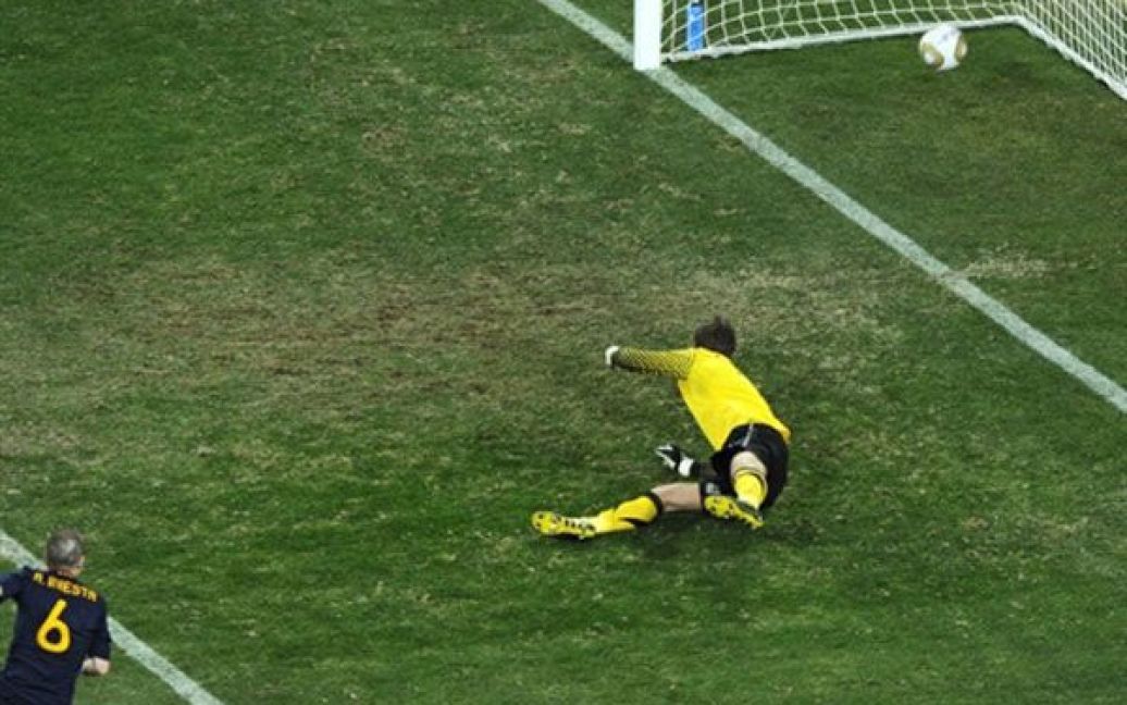 Чемпіонський гол у ворота збірної Нідерландів на 115-й хвилині забив Андрес Іньєста. / © AFP