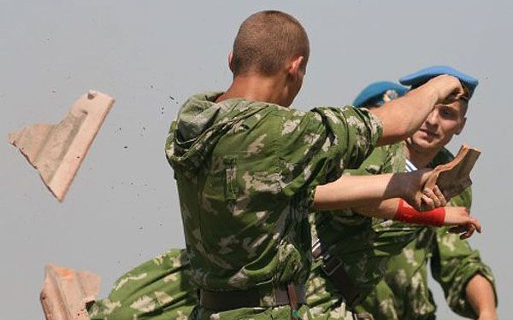 2 серпня десантники відзначили День повітряно-десантних військ / © УНІАН