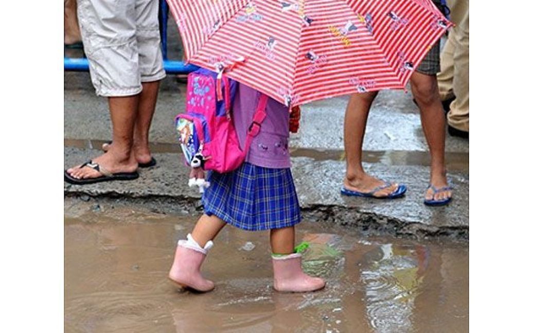 У більшості шкіл Маніли скасовано уроки, і припинено роботу у кількох державних установах. / © AFP
