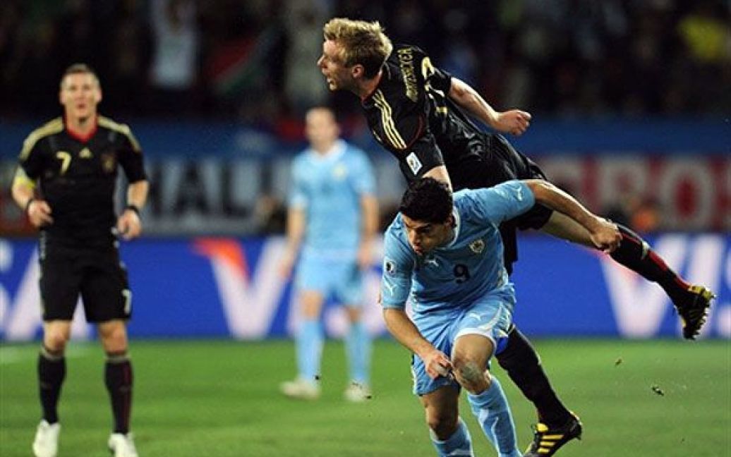 На 18-й хвилині Томас Мюллер забив перший гол у ворота Уругваю. / © AFP
