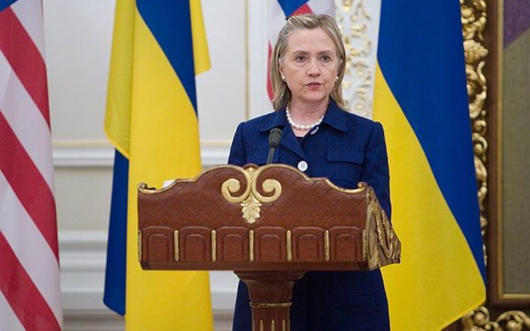 "Ми переконані, що демократія, за яку Україна боролася, принесе користь українському народу", - заявила Клінтон. / © President.gov.ua