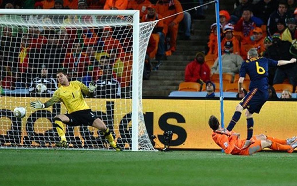 Переможний гол у ворота збірної Нідерландів на 115 хвилині забив Андрес Іньєста. / © AFP