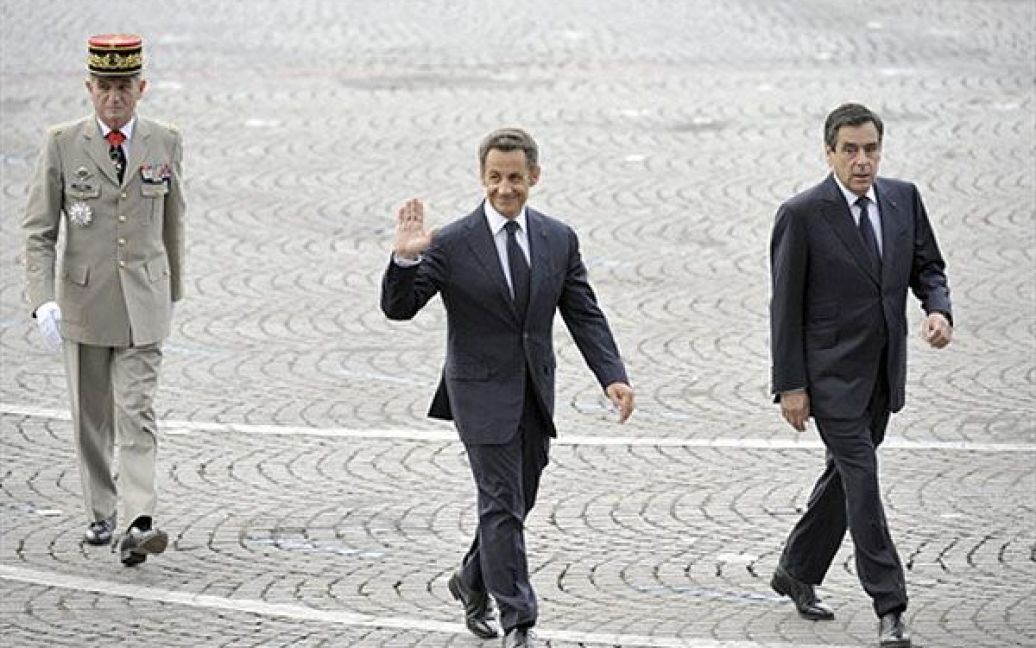 Президент Франції Ніколя Саркозі, прем&rsquo;єр-міністр Франції Франсуа Фійон і голова військового штабу генерал Бенуа Пуга. / © AFP