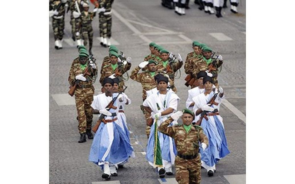 Мавританські солдати беруть участь у параді на честь Дня взяття Бастилії / © AFP