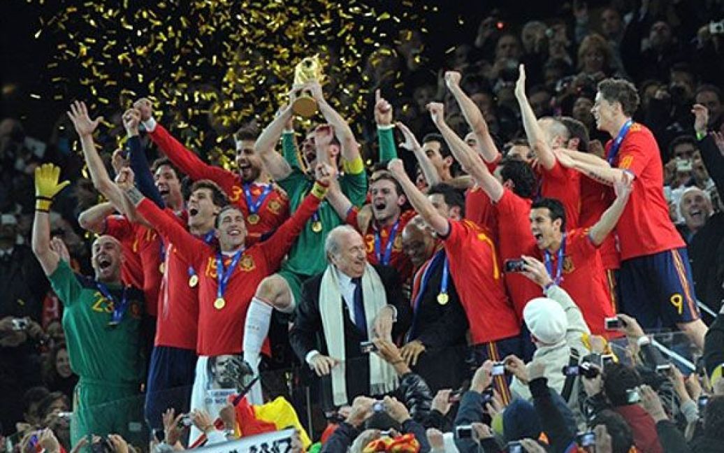 Збірна Іспанії з рахунком 1:0 перемогла Нідерланди у фіналі ЧС-2010 і вперше в історії виграла Кубок світу. / © AFP