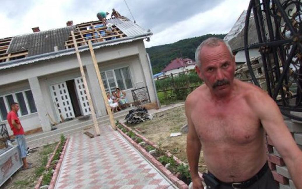 В наслідок бурі у Чернівцях пошкоджені 78 приватних житлових будинків. / © УНІАН