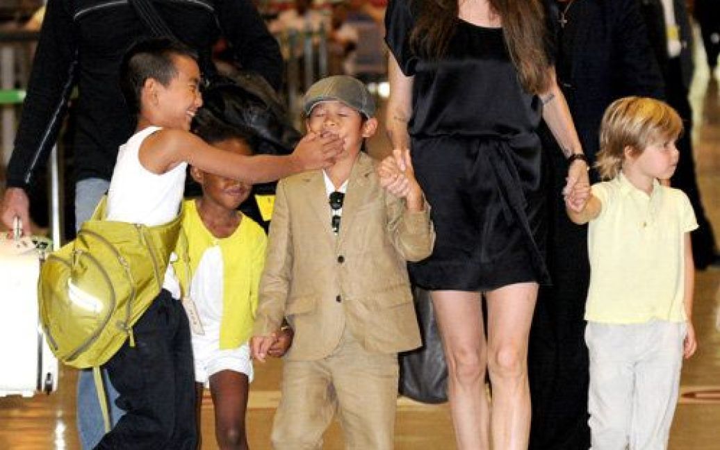 Анджеліна Джолі з дітьми / © SplashNews