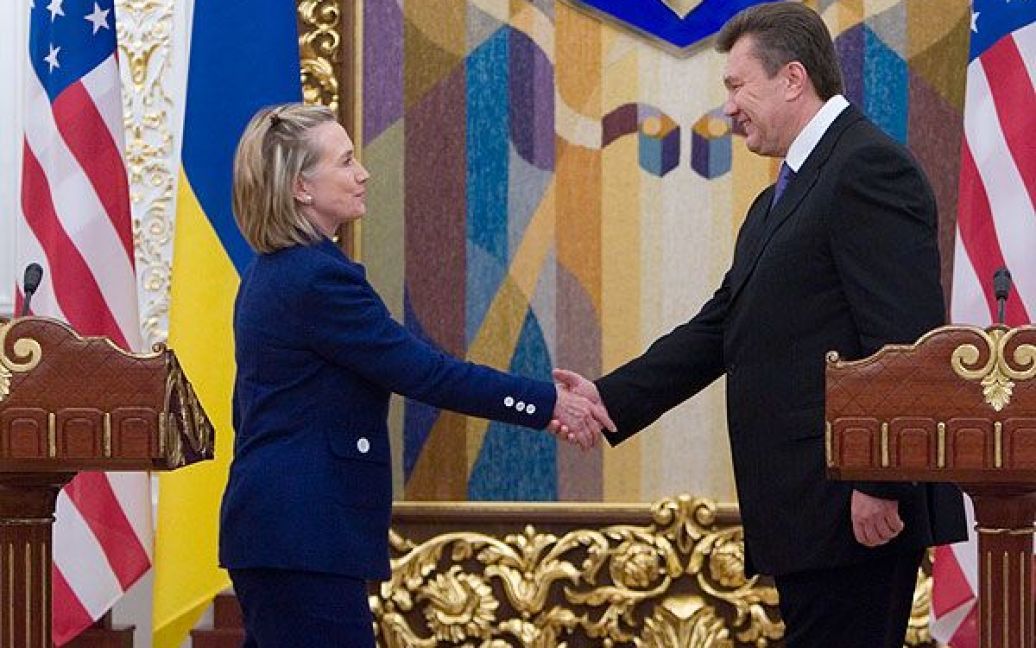 Під час зустрічі з держсекретарем США Гілларі Клінтон Янукович заявив, що Україна готова до продовження співпраці з НАТО. / © President.gov.ua