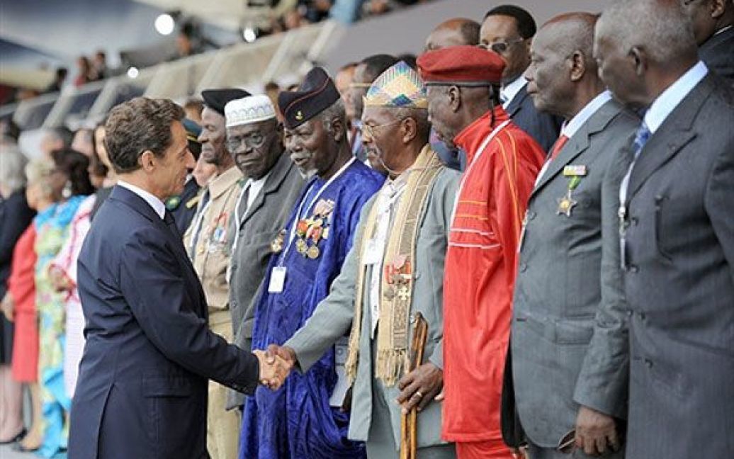 13 липня увечері президент Франції Ніколя Саркозі прийняв у Парижі лідерів запрошених африканських держав: Беніну, Буркіна Фасо, Камеруну, Центральноафриканської республіки, Конго, Габону, Мадагаскару, Малі, Мавританії, Нігеру, Сенегалу, Того і Чаду. / © AFP