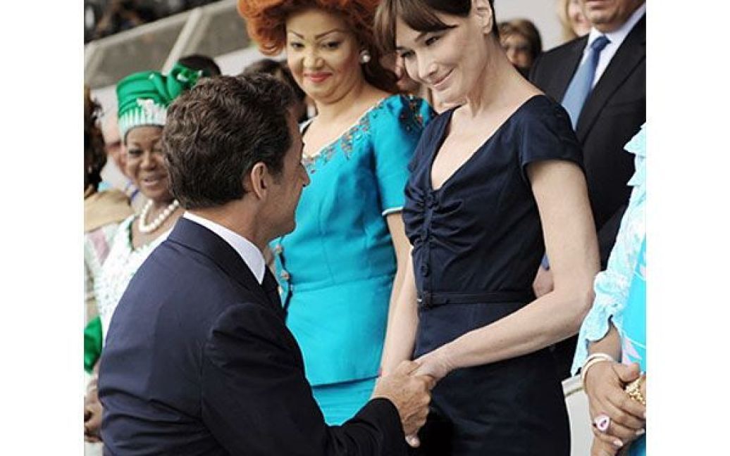 Президент Франції Ніколя Саркозі та перша леді Франції Карла Бруні-Саркозі. / © AFP