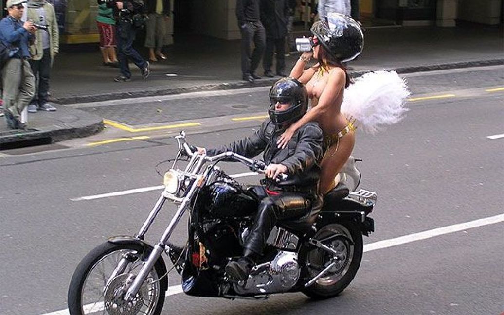 Слід визнати, що парад "Boobs on Bikes" цього року був дещо скромнішим, ніж минулорічна хода, / © facebook.com/InfoNews