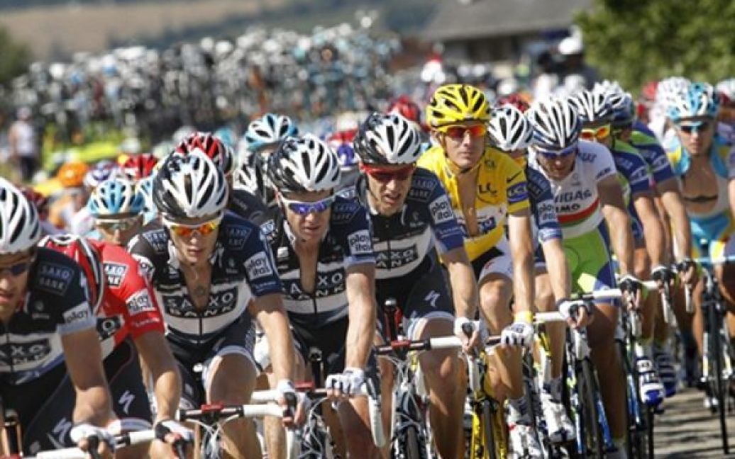Між Гапом та Шамбері, Франція, відбувся десятий етап велоперегонів Тур де Франс. У жовтій майці виступає Енді Шлек з Люксембургу. / © AFP