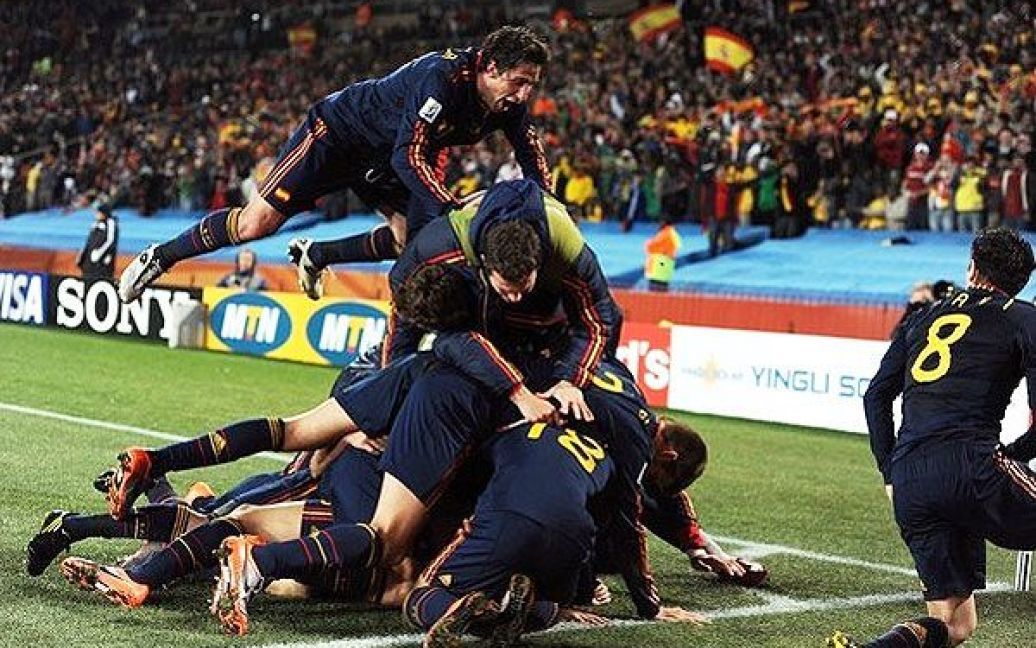 Збірна Іспанії перемогла Парагвай і вперше в історії вийшла у півфінал Мундіаля. / © AFP