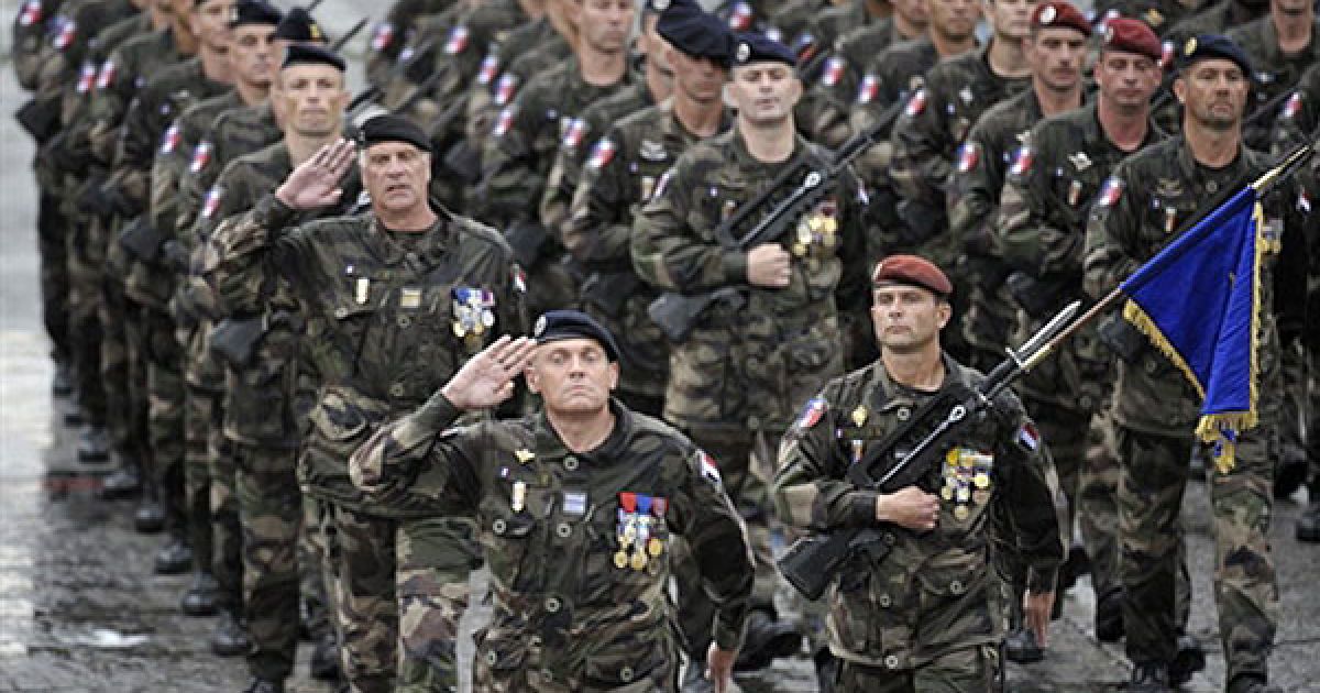 У параді на честь Дня взяття Бастилії взяли близько 4 тисяч французьких військових та представників 13 африканських країн. / © AFP