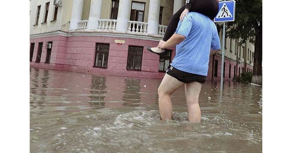 В Луганську не припинялися шквалисті пориви вітру / © PHL.com.ua