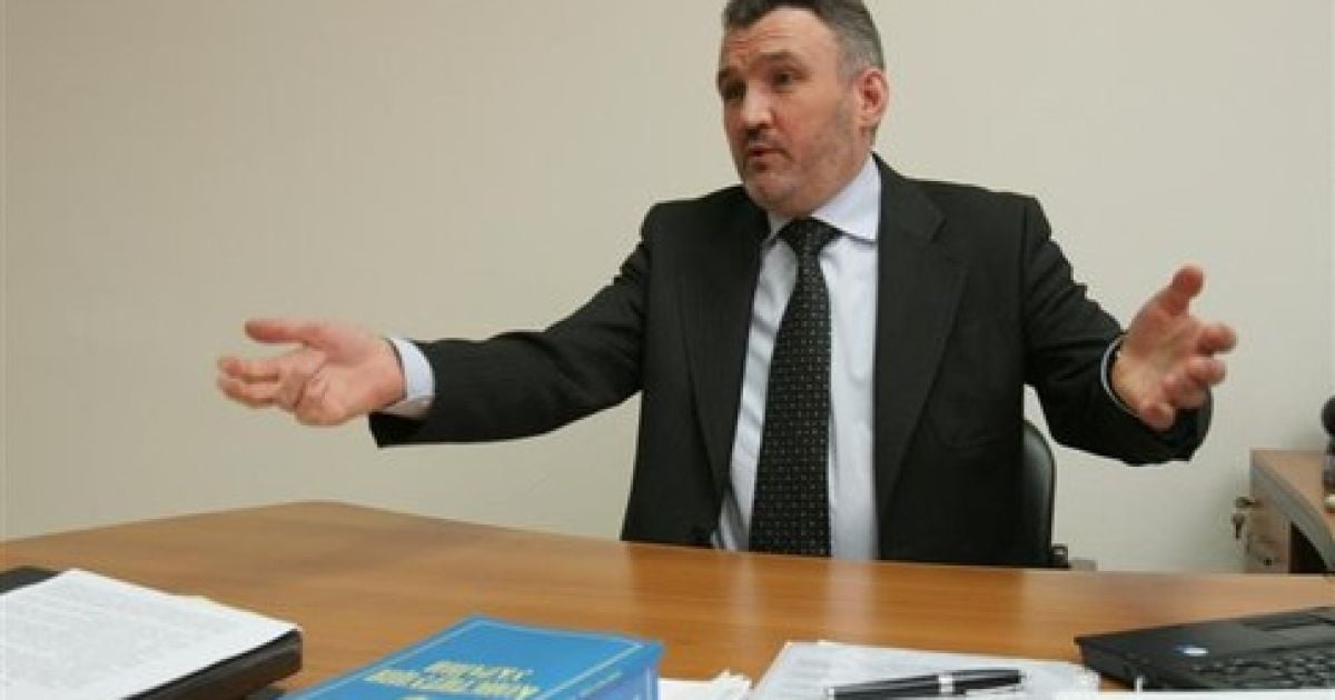 Кузьмін наголосив, що проти Тимошенко розглядають 10 справ