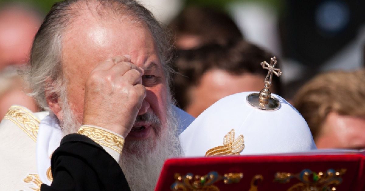Патріарх Кирило помолився на Володимирській гірці у Києві.