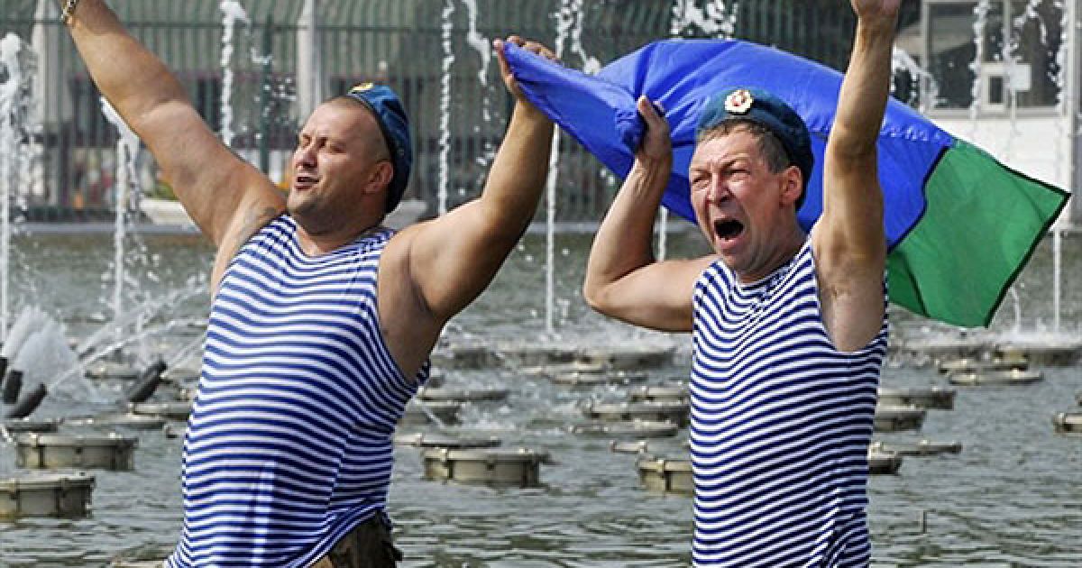 2 серпня десантники відзначили День повітряно-десантних військ / © AFP