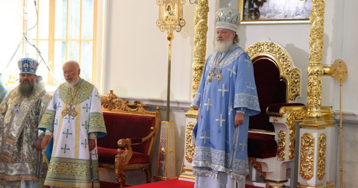 Під час хресного ходу єпископи та священики Одеської єпархії несли ікони та корогви. / © Православная Одесса