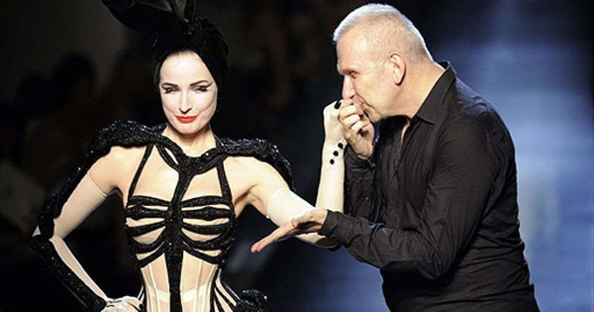 Вибаглива публіка і кутюрьє були у захваті від "виходу" Діти фон Тіз. / © AFP