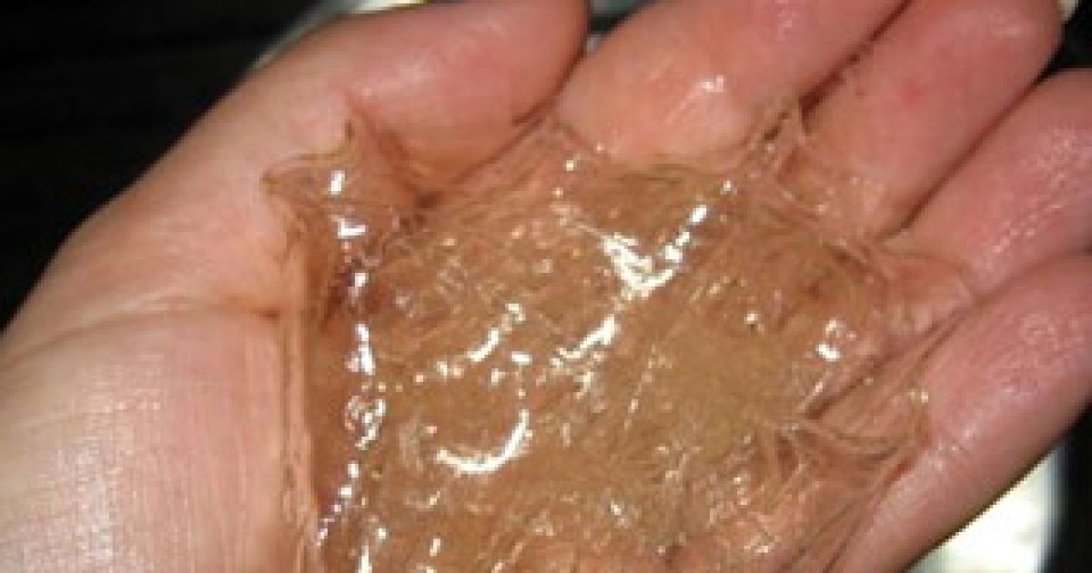 Тюбик несподівано лопнув у руці