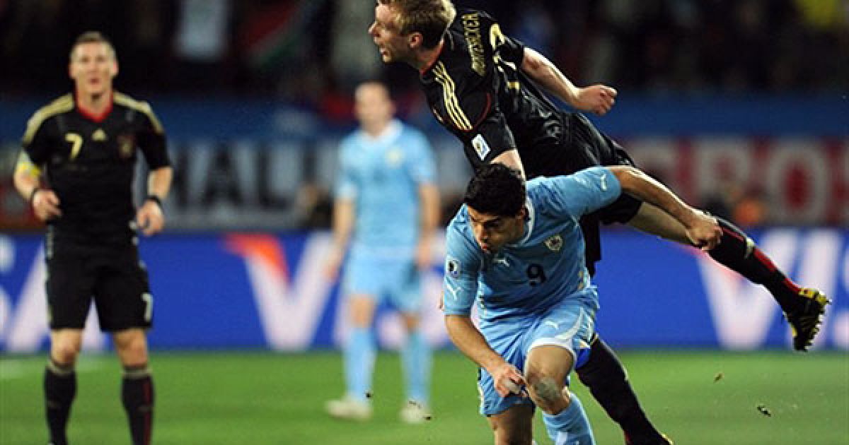 На 18-й хвилині Томас Мюллер забив перший гол у ворота Уругваю. / © AFP
