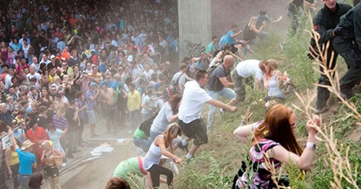 У 2009 році фестиваль був скасований, оскільки тодішня столиця Love Parade - місто Бохум - заявив про неготовність прийняти всіх охочих відвідати захід. / © AFP