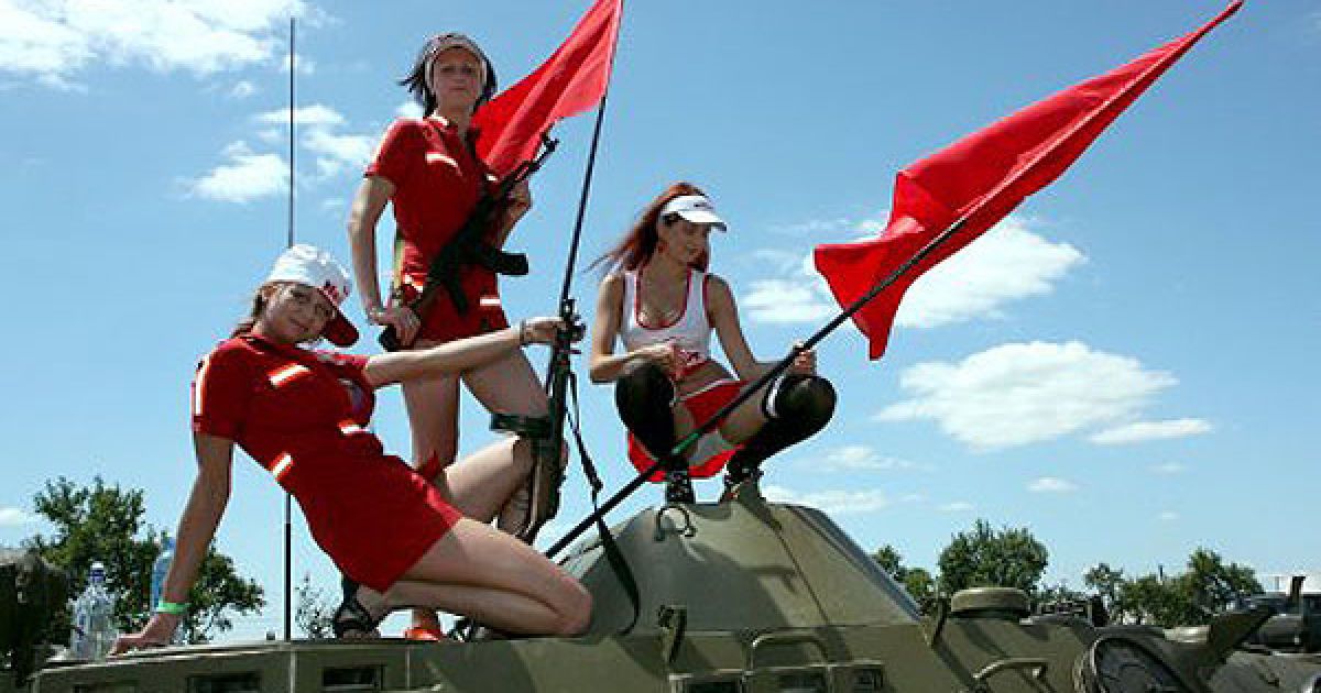 Гості міжнародного байкерського фестивалю "Music Bike Ukraine 2010" в Ужгороді. / © УНІАН