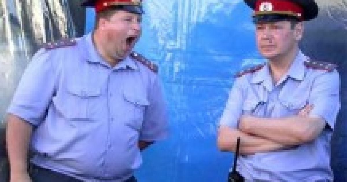 Киргизи попросили росіян віддати міліцейську форму