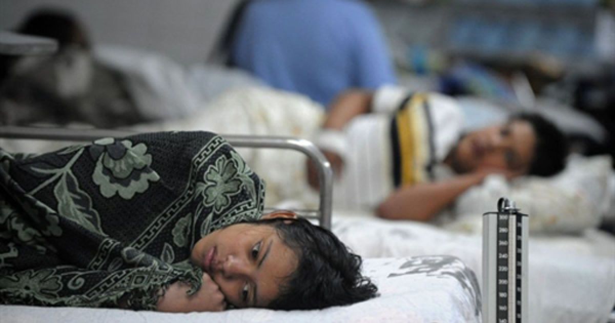 1.07. Діти, які захворіли на лихоманку Денге, лежать у своїх ліжках в одній з лікарень Тегусігальпи. Епідемія лихоманки Денге у Гондурасі вже вбила 15 людей. / © AFP