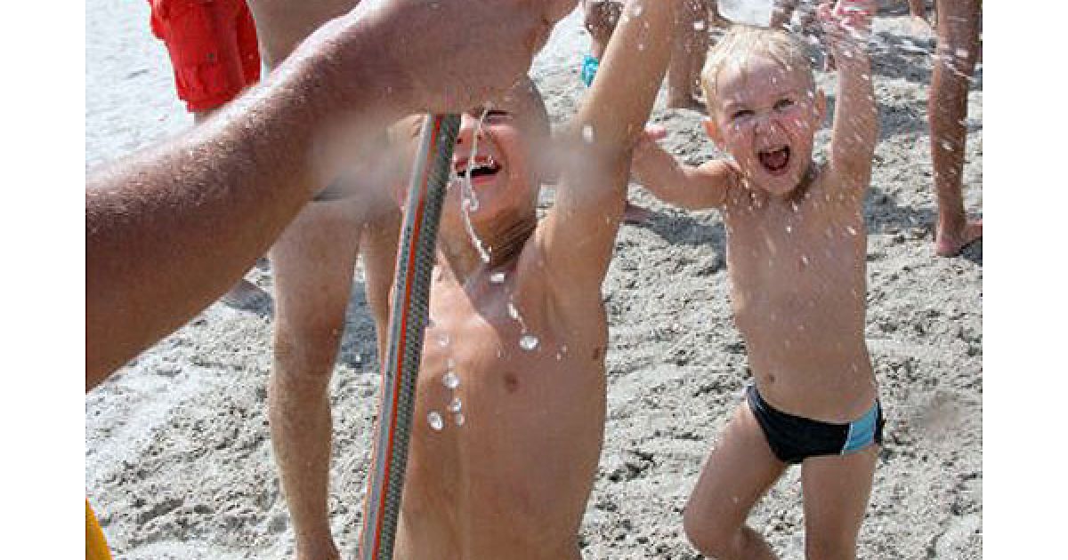 На одному з одеських пляжів провели конкурс піщаної скульптури, переможець якого виграв поїздку в Коблево. / © УНІАН