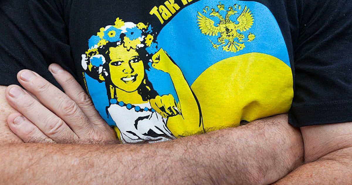 Українські націоналісти організували пікет проти позбавлення звання Героя України головнокомандувача УПА Романа Шухевича. / © Украинское Фото