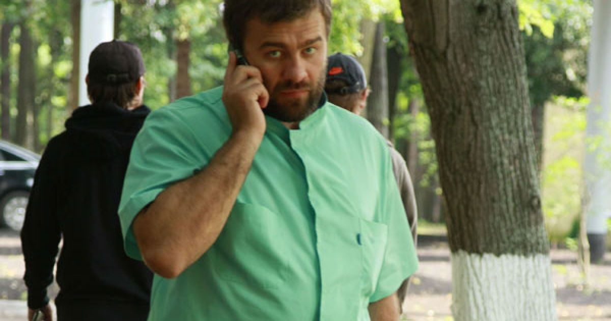 "1+1" покаже серіал "Доктор Тирса" з Пореченковим в головній ролі