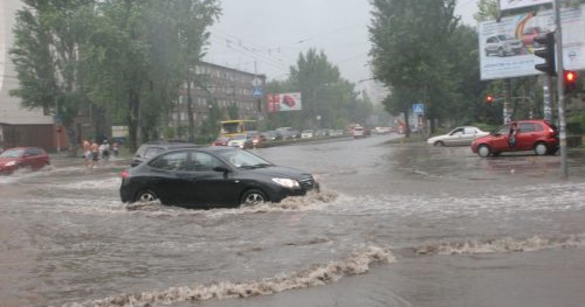 Запоріжжя затопила ураганна злива з градом / © Репортер Запоріжжя