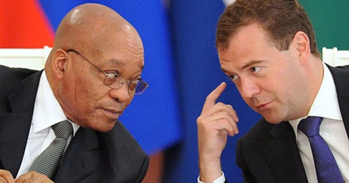 Росія, Москва. Президент Росії Дмитро Медведєв зустрівся з президентом Південної Африки Джейкобом Зумою у Кремлі. Президент Зума прибув до Росії з офіційним візитом, щоб взяти участь у двосторонніх переговорах високого рівня. / © AFP