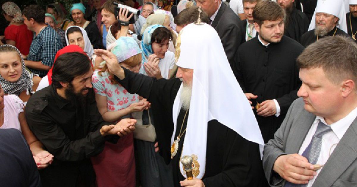 Після відвідування Свято-Успенського собору, вірячи збирали папороть. По якій ходи Кирило. / © Православная Одесса