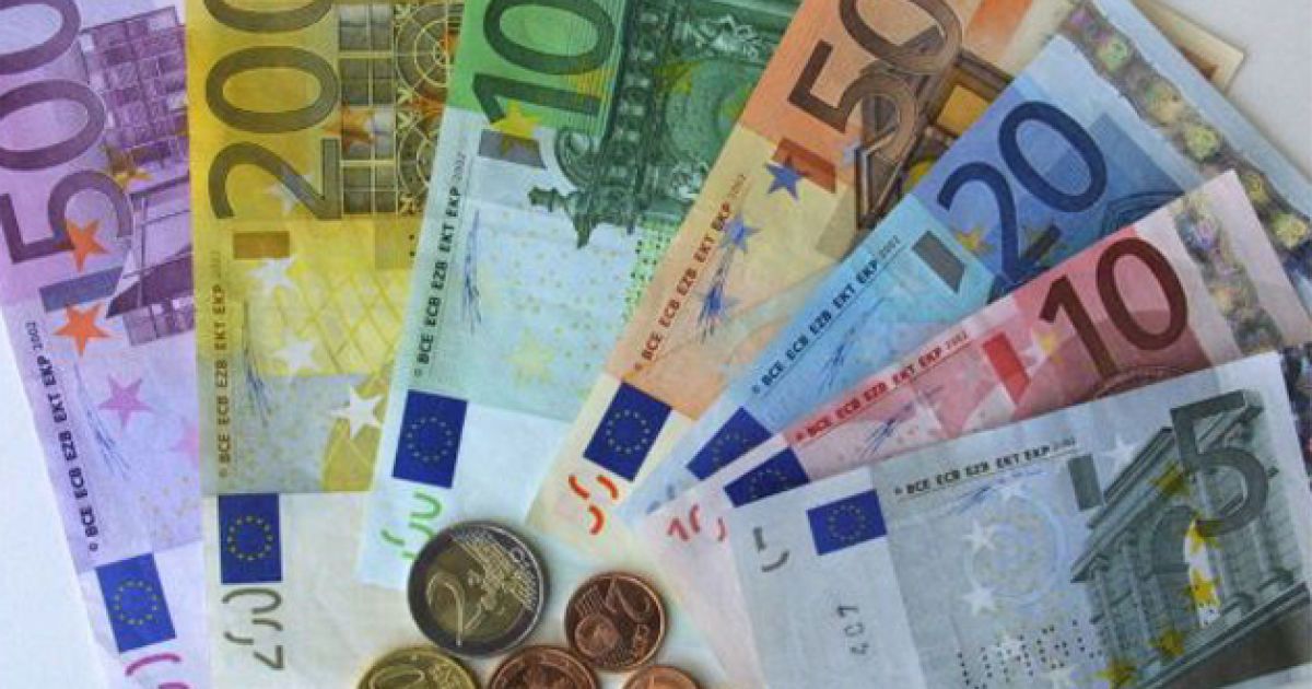 Готівковий євро різко подешевшав