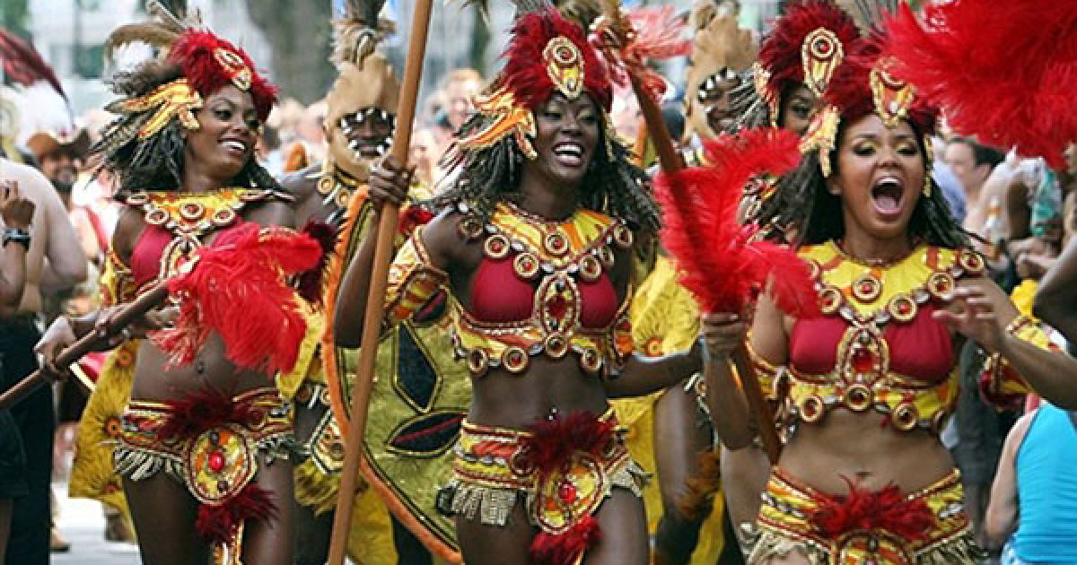 Тисячі яскравих учасників гей-параду вийшли на вулиці Кельна (Німеччина). / © AFP