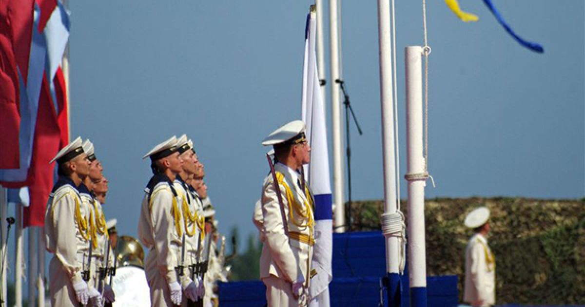 Ввечері на площі Нахімова відбудеться святковий концерт. / © PHL.com.ua
