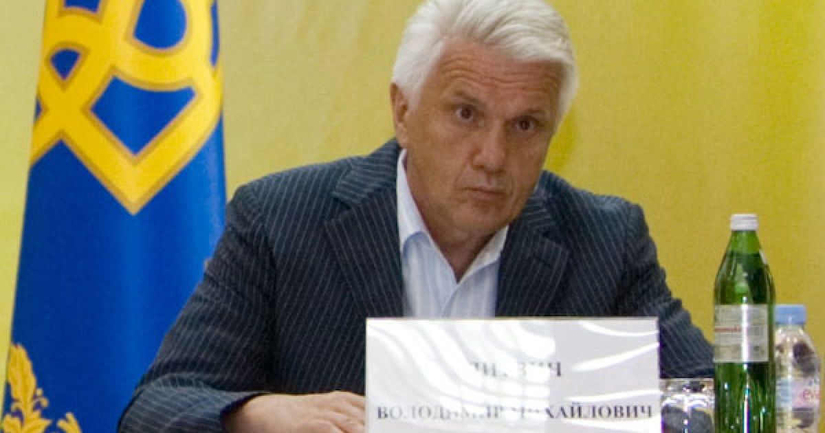 Литвин вважає, що в першу чергу чиновник має вивчити українську мову